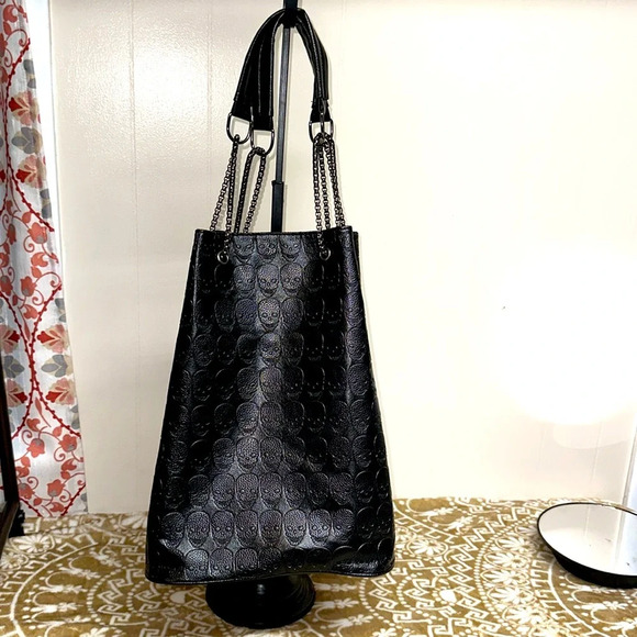 Handbag/Purse  Black w/embossed Skulls/ Chain Straps - Great Condition - Picture 1 of 8